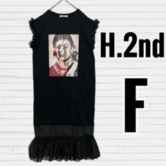 H.2nd ワンピース　膝丈　フリル　黒　ノースリーブ　プリント　人物画　『F』