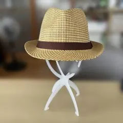 접힌 모자 종이 소재 브라운 리본