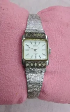 Item thumbnail for item 6a9dab0d-a0dd-4267-9352-d76e4b1f3d13