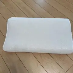 ニトリ　コウツウキ　ナミガタ　マクラ