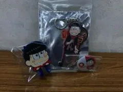 おそ松さん　３つセット　缶バッジ　ラバーキーホルダー　アクリルキーホルダー