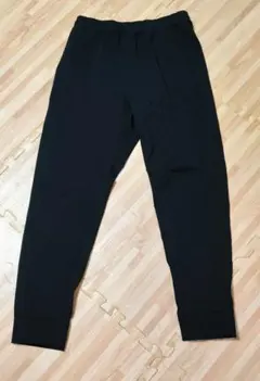 ユニクロ　ジョガーパンツ　ブラック　160