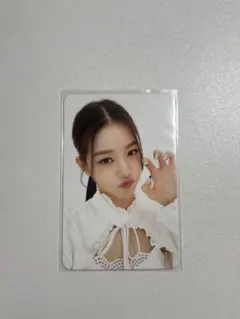 ウォニョン　ive eleven トレカ　Ver2 red 封入トレカ　IVE