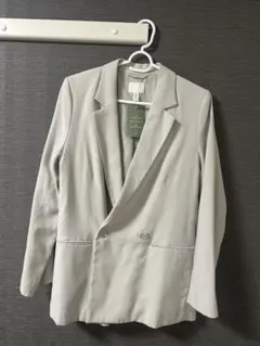 H&M テーラードジャケット ライトグリーン　ベージュ系