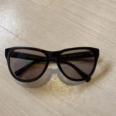 Armani Exchange ブラック キャットアイ サングラス度入り