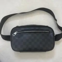LOUIS VUITTON ダミエ グラフィット ボディバッグのサムネイル