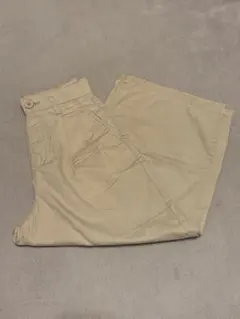 ベージュ カーゴパンツ