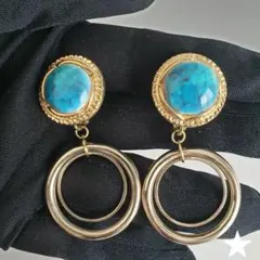 フープ付きゴールドイヤリング ペイント ライトブルー ラウンド ビンテージ