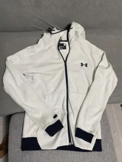 Under Armour ライトグレー フルジップ パーカー