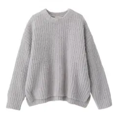 ジーユー　フェザーニット　フェザーヤーンニット　クルーネックセーター