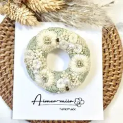 刺繍ブローチ✳︎Flower circle lease light beige