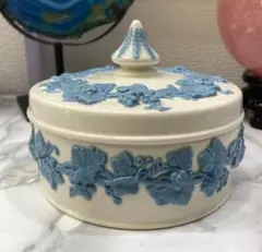 WEDGWOODジャスパーウェア ペールブルー ボーンティフル ベース - メルカリ