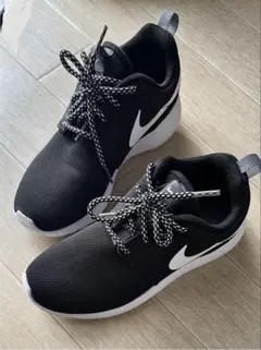 NIKE ブラック　スニーカー　ナイキ ローシワンRoshe one 24