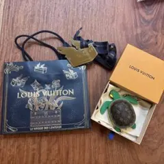 ルイヴィトン　バックチャームタートル緑のサムネイル