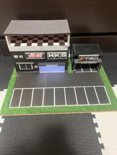 ミニカー用 整備工場 ジオラマ ガレージ＆マッスルカー8台 1/64 ミニカー用 整備工場 ジオラマ ガレージアンドマッスル8台 1/64 - メルカリ