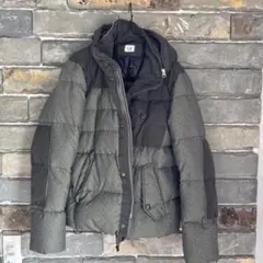 C.P. COMPANY フード付きダウンジャケット グレー/ブラック