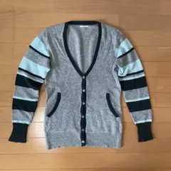 oggiグレーの毛55%、カシミヤ30%、絹Vネックニットカーディガン