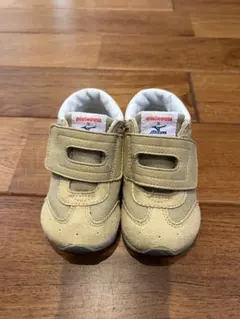 ★中古★ミキハウス・ミズノ　薄黄色　キッズスニーカー 13.5cm