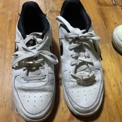 Nike ホワイト/ブラック スニーカー