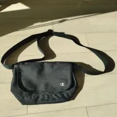 Champion ブラック ショルダーバッグ