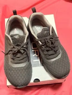 【SKECHERS】ブラック スニーカー