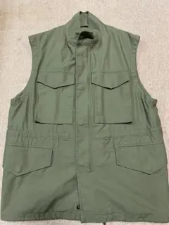 ミリタリースタイル オリーブグリーンベスト 二箇所絞れる紐あり Mサイズ 未使用