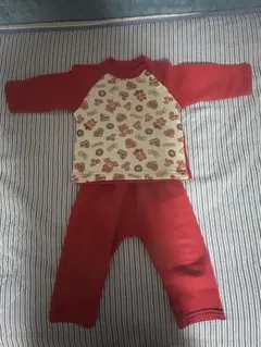 赤いキャラクター柄 ベビーパジャマ上下セット90cm