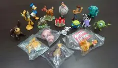 ディズニーチョコエッグ　モンスターズ・インク　トイ・ストーリー　バンビ