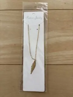 ゴールド 葉っぱモチーフ ネックレス