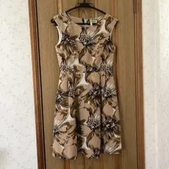 美品！グレースコンチネンタル　花柄ワンピース
