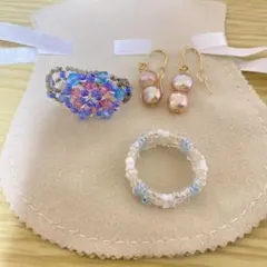 ビーズリングとピンク淡水パールのピアスのセット