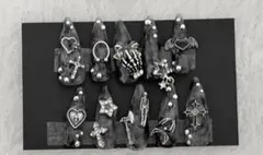 ネイルチップ マーブルネイル 黒 ゴテゴテ