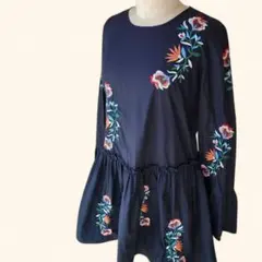 C*o様 【値下げ中】ZARA チュニック ブラウス 花　刺繍　黒