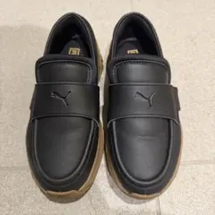 PUMA 厚底ローファー