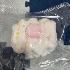 kikisquishy スクイーズ 氷バター いちごクリーム M