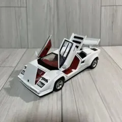 ランボルギーニ ホワイトミニカー ガルウィングライト付きません。