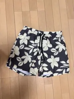 Red Blue フラワーパターンショートパンツ