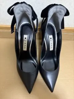 Diana ブラック ハイヒール ポインテッドトゥ