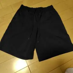 【美品】ユニクロ　ショートパンツ　Mサイズ ネイビー