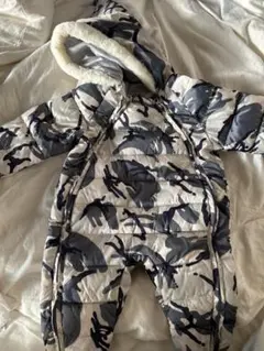 子供用迷彩柄ダウン風全身スーツ