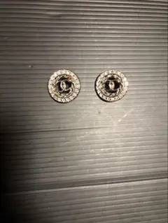 ボタンシルバー