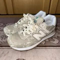 New Balance ML574 CBE カモ柄ローカットスニーカーベージュ