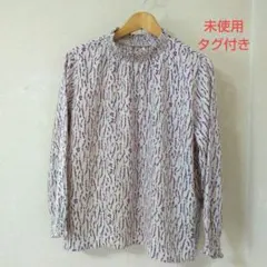 《未使用　タグ付き》トップス　カットソー　シャーリング　身幅62㌢　ゆったり