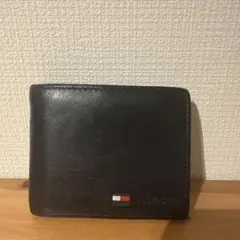 黒色二つ折り財布のサムネイル