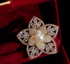 イタリアで購入　パールフラワーブローチ ビジュー 豪華　新品