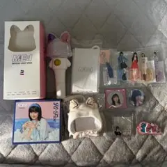 ME:I 飯田栞月　アクスタ　缶バッジ　ペンライトカバー　ペンライト