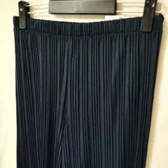 新品未使用　ユニクロ　 プリーツストレートパンツ　ブルーL