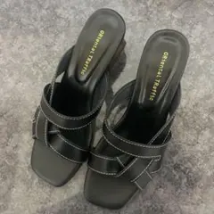 新品未使用　Oriental Traffic クロスストラップサンダル 黒　M