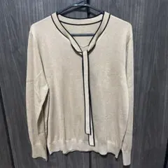ベージュ 長袖ニット リボン付きのサムネイル