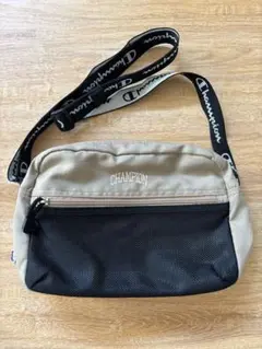 Champion ショルダーバッグ ベージュ ブラックのサムネイル